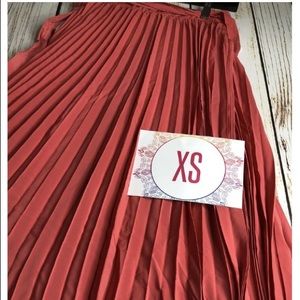 NWT Deanne Skirt in Coral